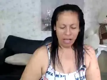 Mature_martina_  live sex cam