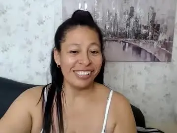 Mature_martina_  live sex cam