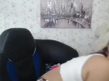 Mature_martina_  live sex cam