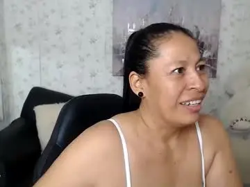 Mature_martina_  live sex cam