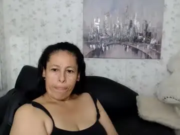 Mature_martina_  live sex cam