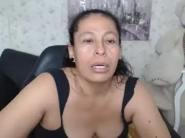 Mature_martina_  live sex cam