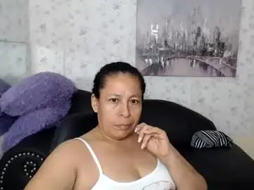 Mature_martina_  live sex cam
