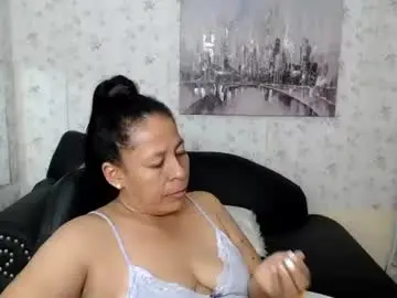 Mature_martina_  live sex cam