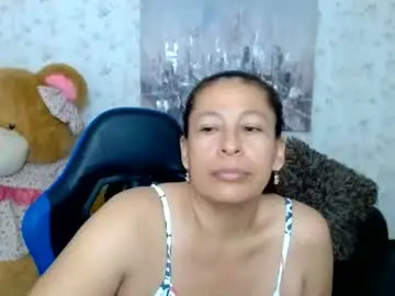Mature_martina_  live sex cam