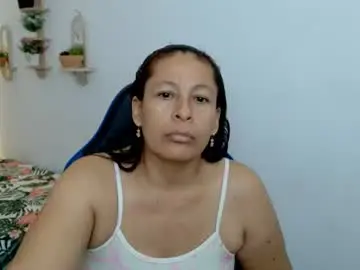 Mature_martina_  live sex cam
