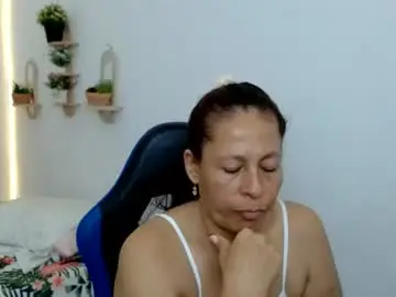 Mature_martina_  live sex cam