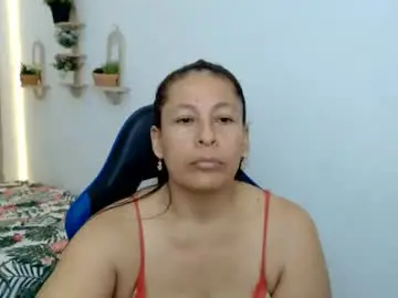 Mature_martina_  live sex cam