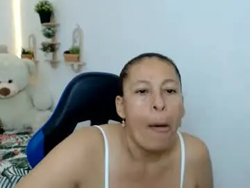 Mature_martina_  live sex cam