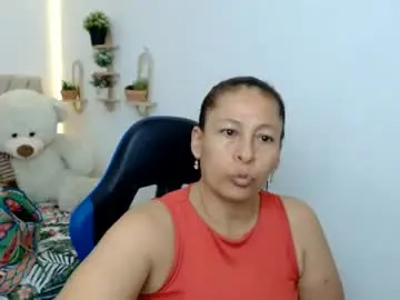 Mature_martina_  live sex cam