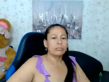 Mature_martina_  live sex cam