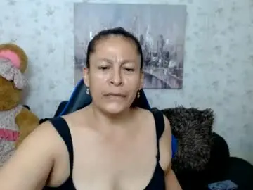 Mature_martina_  live sex cam