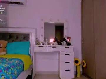 Samanta_65  live sex cam