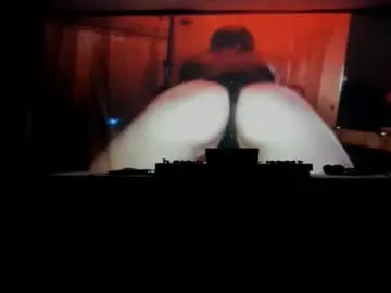 Hottubtwerkmachine  live sex cam