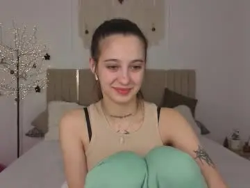 Littlee_cherry18  live sex cam