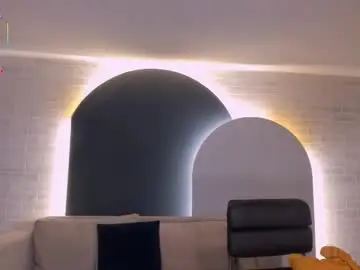 Taralawrence  live sex cam