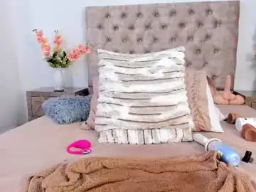 Miavenuss_1  live sex cam