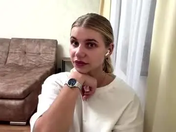 Winnifredbaek  live sex cam