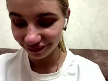 Winnifredbaek  live sex cam