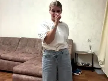 Winnifredbaek  live sex cam