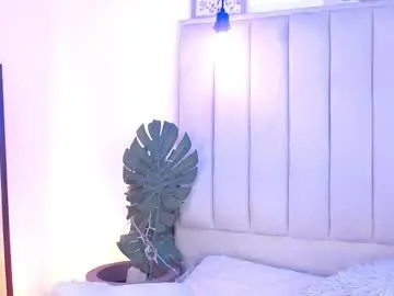 Bella_rougee  live sex cam