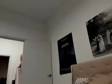 Goldiethelight  live sex cam