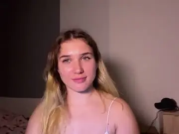 Kandihollerman  live sex cam