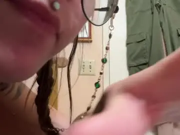 Naturebabe666  live sex cam