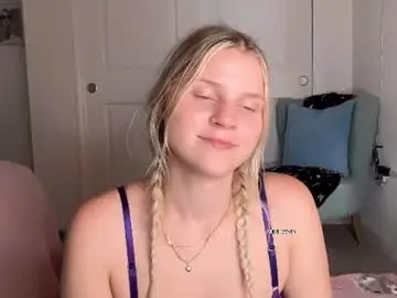 Paigepawg  live sex cam