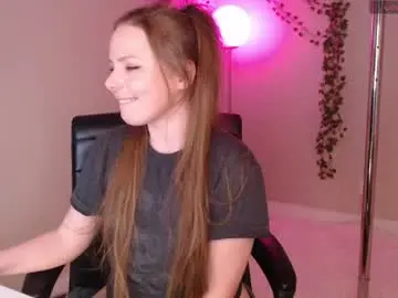 Peachypiperxo  live sex cam