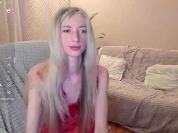 Skinnyladyy  live sex cam