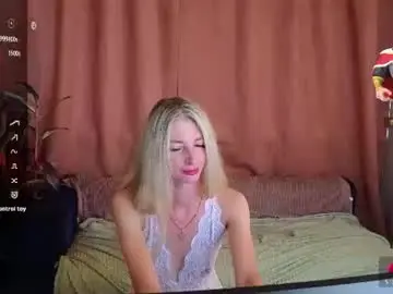 Skinnyladyy  live sex cam