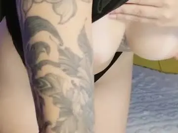 Vaolietkat  live sex cam