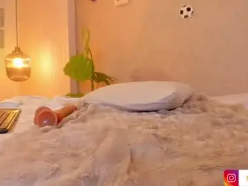 Miah_luv  live sex cam