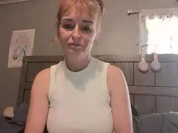 Pizzedwife  live sex cam