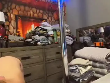 Pizzedwife  live sex cam