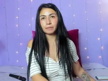 Raven_purple_  live sex cam