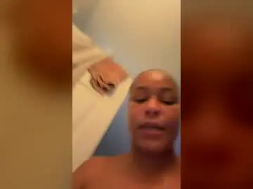 Realwetpussy32  live sex cam