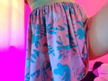 Smokin__out  live sex cam