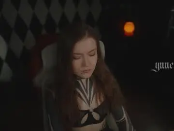 Ynnenbrynn  live sex cam