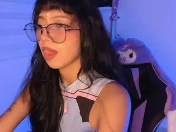 Yommi_winx_  live sex cam