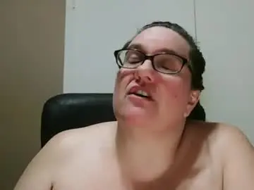 Craftgirl2  live sex cam