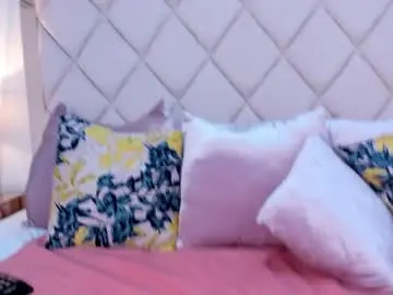 Dulcesnoww  live sex cam