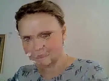 Golden_kessie  live sex cam