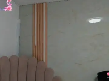 Haileyjenner  live sex cam