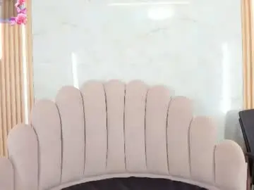 Haileyjenner  live sex cam