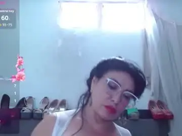 Katysquirtdirty69  live sex cam