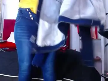 Louise_nails  live sex cam