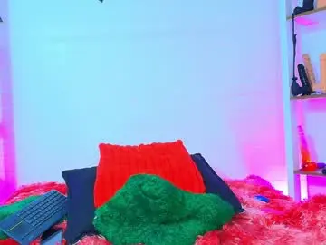 Louise_nails  live sex cam