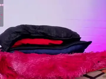 Louise_nails  live sex cam